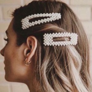 Minimalist Pearl Gold Clips